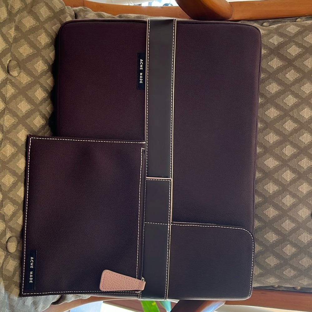 NWOT 14x 10” Laptop sleeve with 8x6” accessory pouch